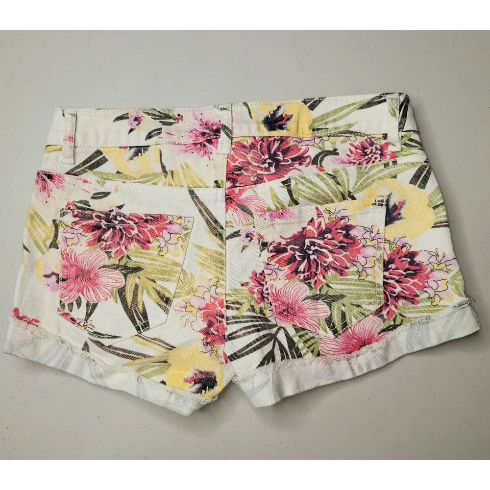 Tinseltown Denim Couture ~ Floral Tropical‎ Denim Shorts